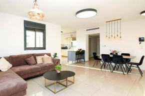 Spacious 2BR Apartment with Private Balcony, Free Parking